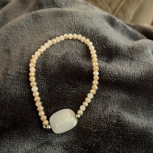 Rose quartz beaded bracelet